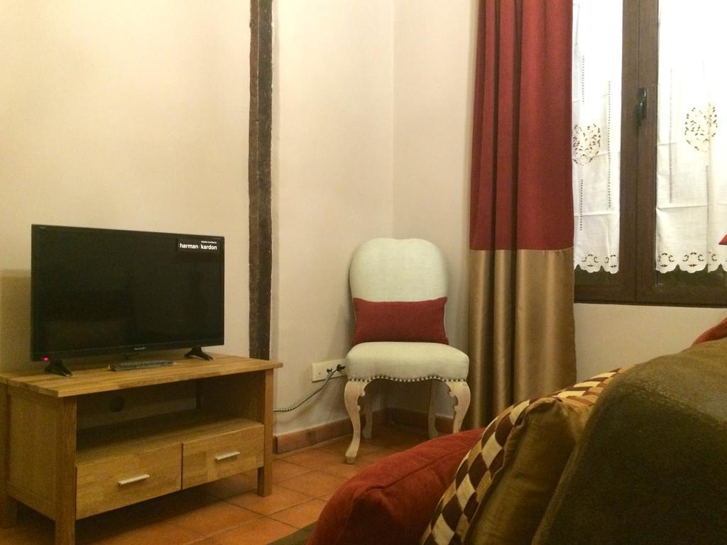 Apartamentos Coliseo Толедо Экстерьер фото